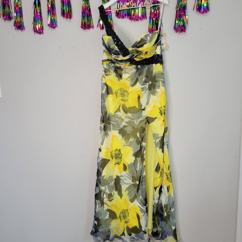 NWT Maggie Sottero Flirt Yellow Hibiscus One Shoulder Prom Dress